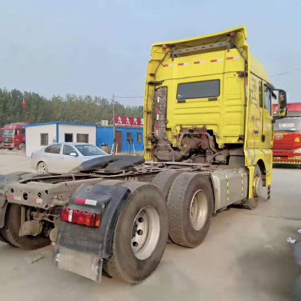 生利二手杉德卡牽引車 雙驅(qū)輕體、德國曼發(fā)動(dòng)機(jī)與采埃浮變速箱的卓越組合
